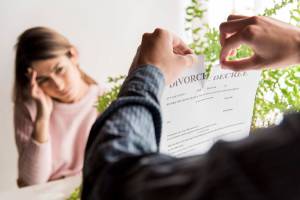 بیمه بیکاری 1404 چقدر است و چه کسانی واجد شرایط هستند؟